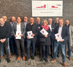 Gruppenfoto der Teilnehmenden an der Fortbildungsqualifizierung nach A 15.