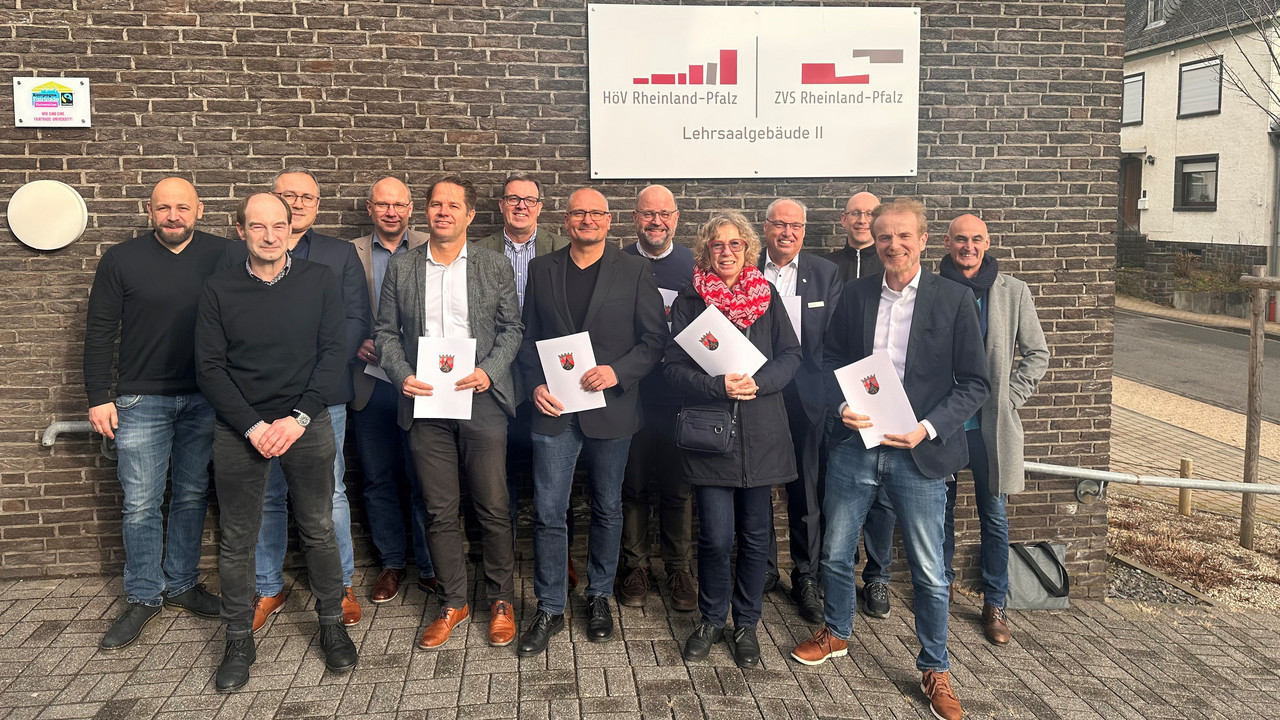 Gruppenfoto der Teilnehmenden an der Fortbildungsqualifizierung nach A 15.