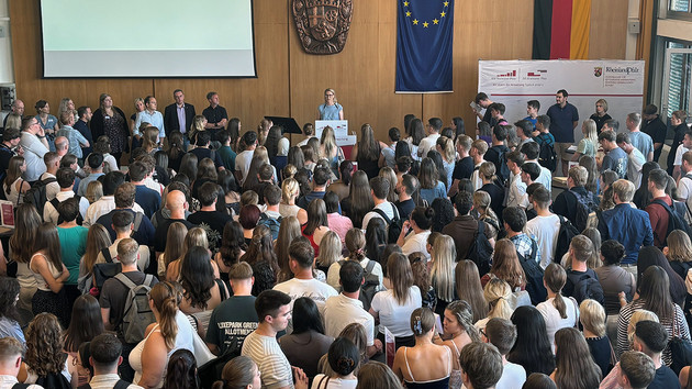 Hochschule und Verwaltungsschule begrüßen 463 Nachwuchskräfte in Mayen Hochschule und Verwaltungsschule begrüßen 463 Nachwuchskräfte in Mayen