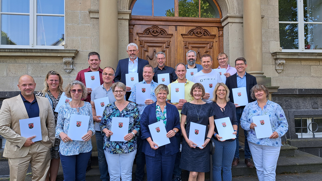 Gruppenfoto der Teilnehmerinnen und Teilnehmer der Fortbildungsqualifizierung nach A 14.